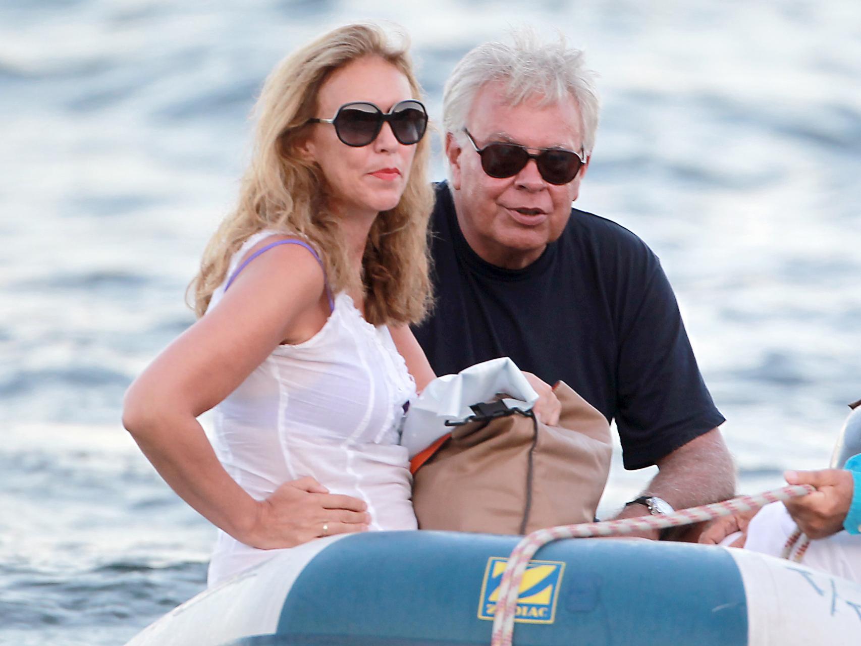 Felipe González y su mujer durante unas vacaciones en 2012.