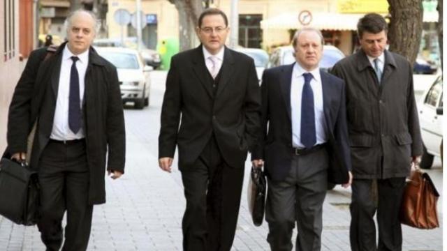 Trinitario Casanova, a la entrada de los Juzgados