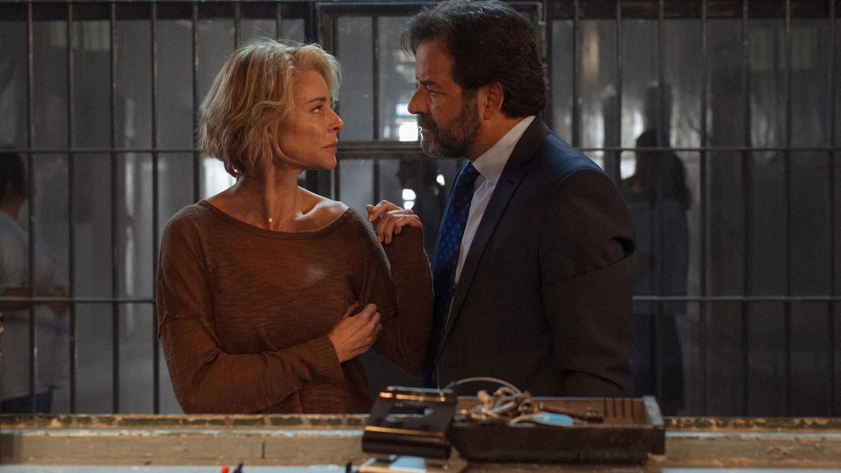 Crítica 'La embajada': el error de ver la corrupción como un lío de faldas