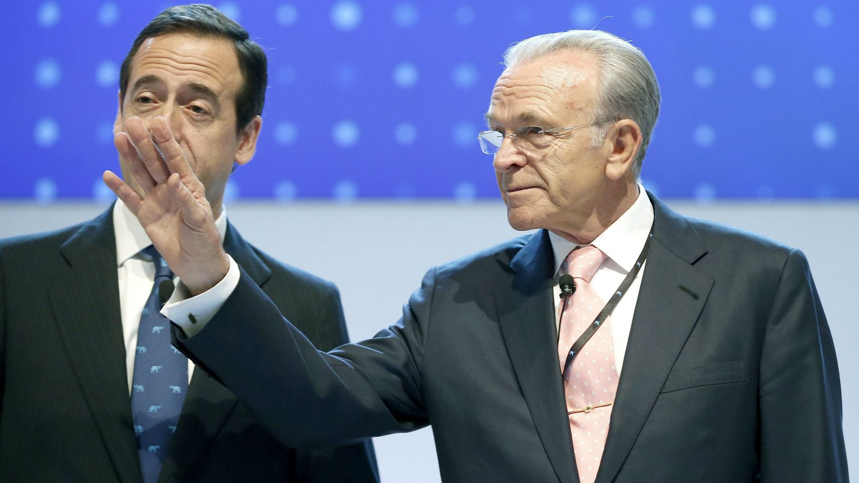 El presidente de la Fundación La Caixa, Isidre Fainé, con el consejero delegado de CaixaBank, Gonzalo Gortázar