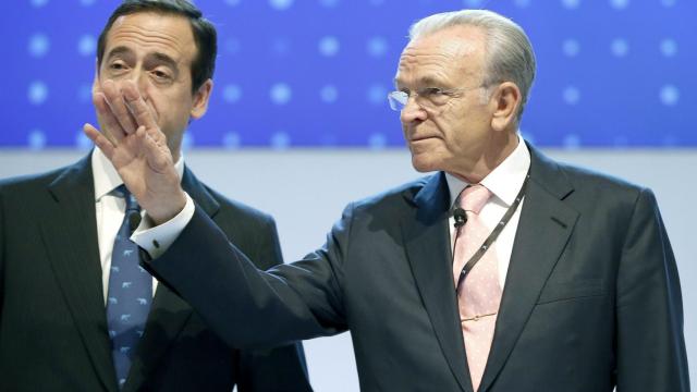 El presidente de la Fundación La Caixa, Isidre Fainé, con el consejero delegado de CaixaBank, Gonzalo Gortázar