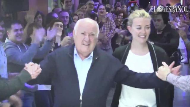 La emoción de Amancio Ortega en la fiesta sorpresa por su 80 cumpleaños