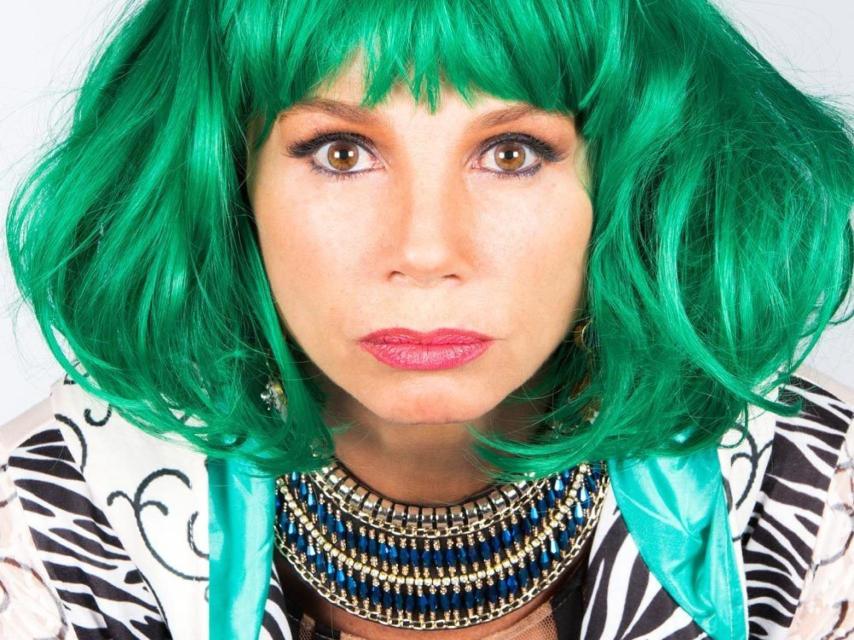 Victoria Abril disfrazada en Nacida para ganar.