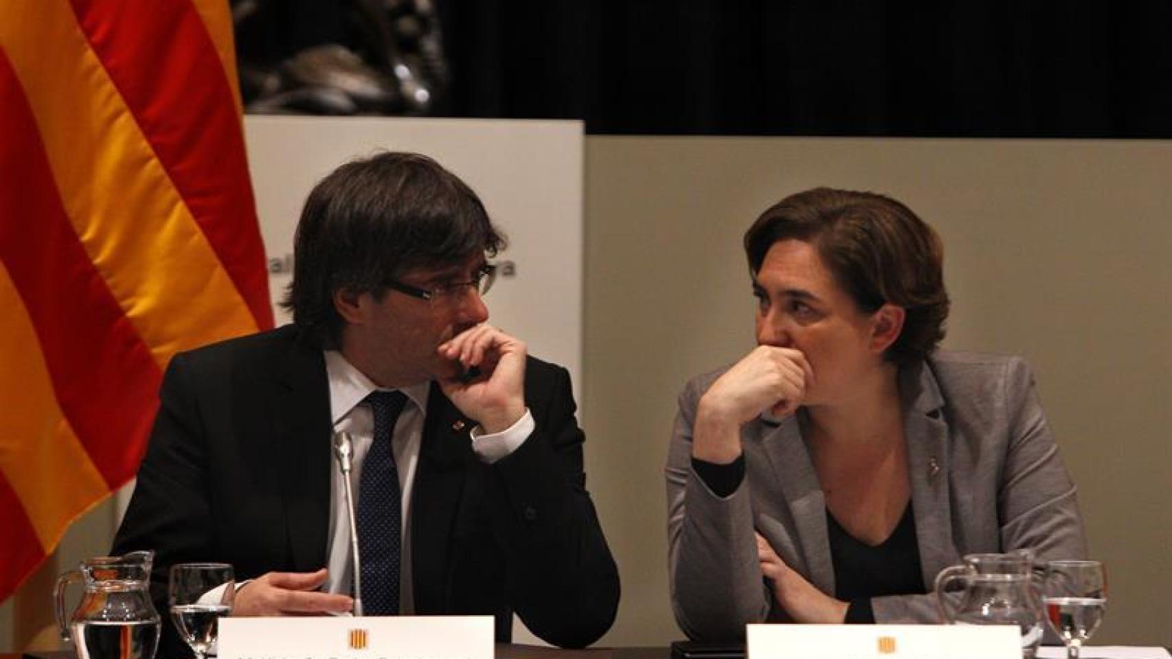 Colau junto a Puigdemont, en una imagen tomada en 2016.