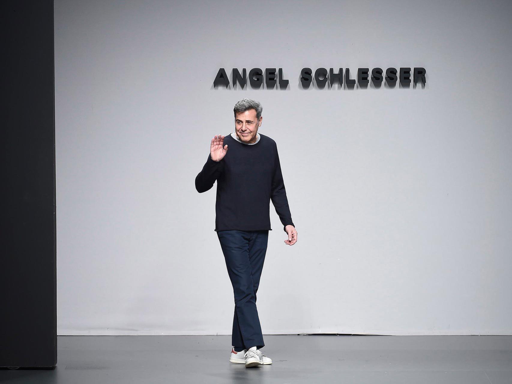 El diseñador Ángel Schlesser tras su último desfile en Madrid.