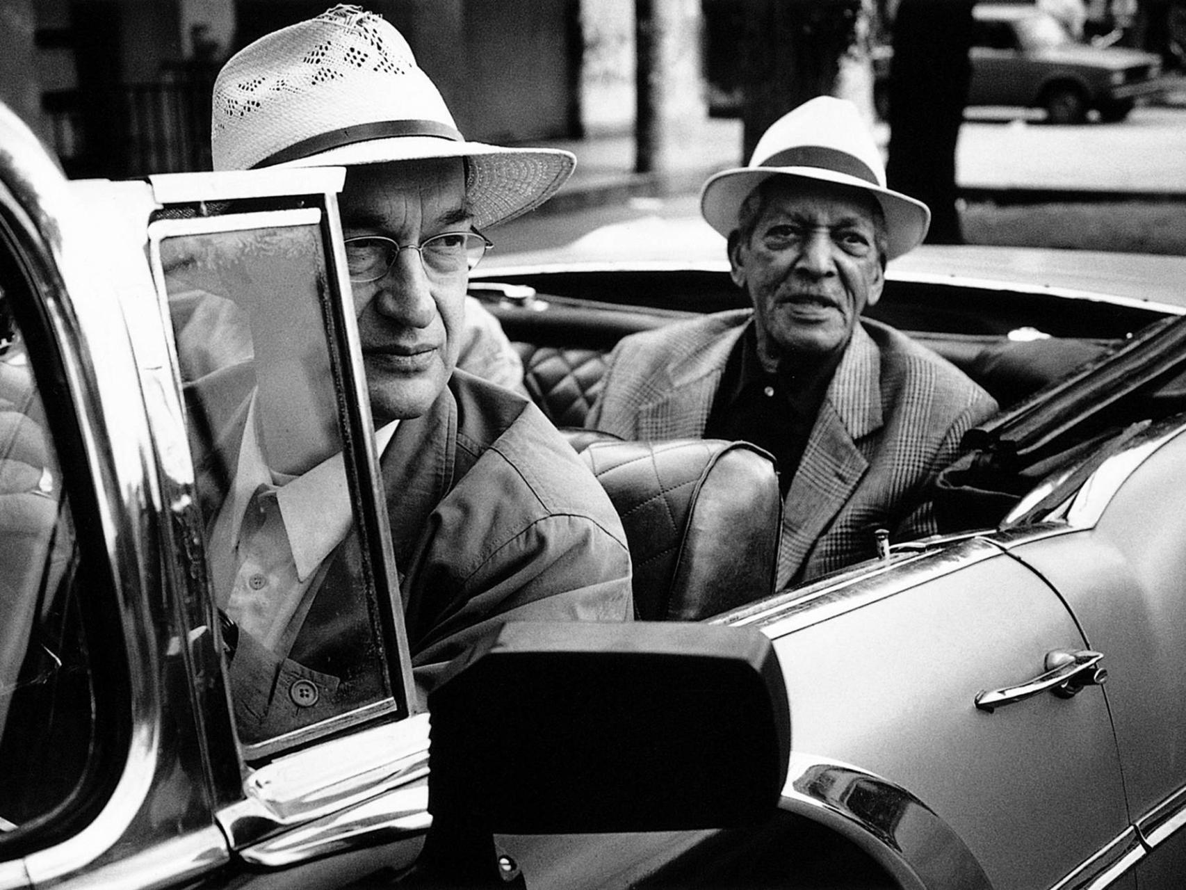 Win Wenders lleva a Compay Segundo al estreno de su película Buena Vista Social Club.