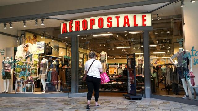 Exterior de una tienda de Aéropostale.