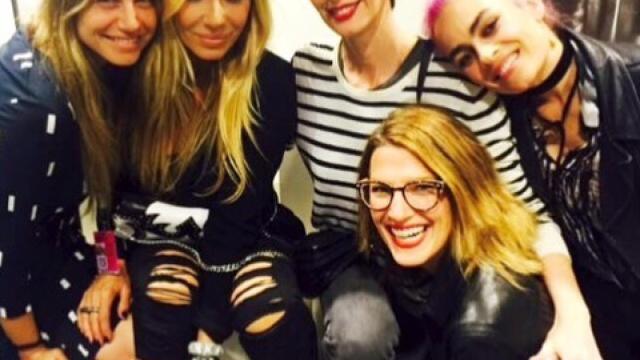 La cantante Marta Sánchez con sus amigas