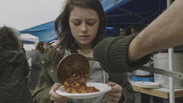 Ella es Lily, la protagonista de la campaña de Save the Children