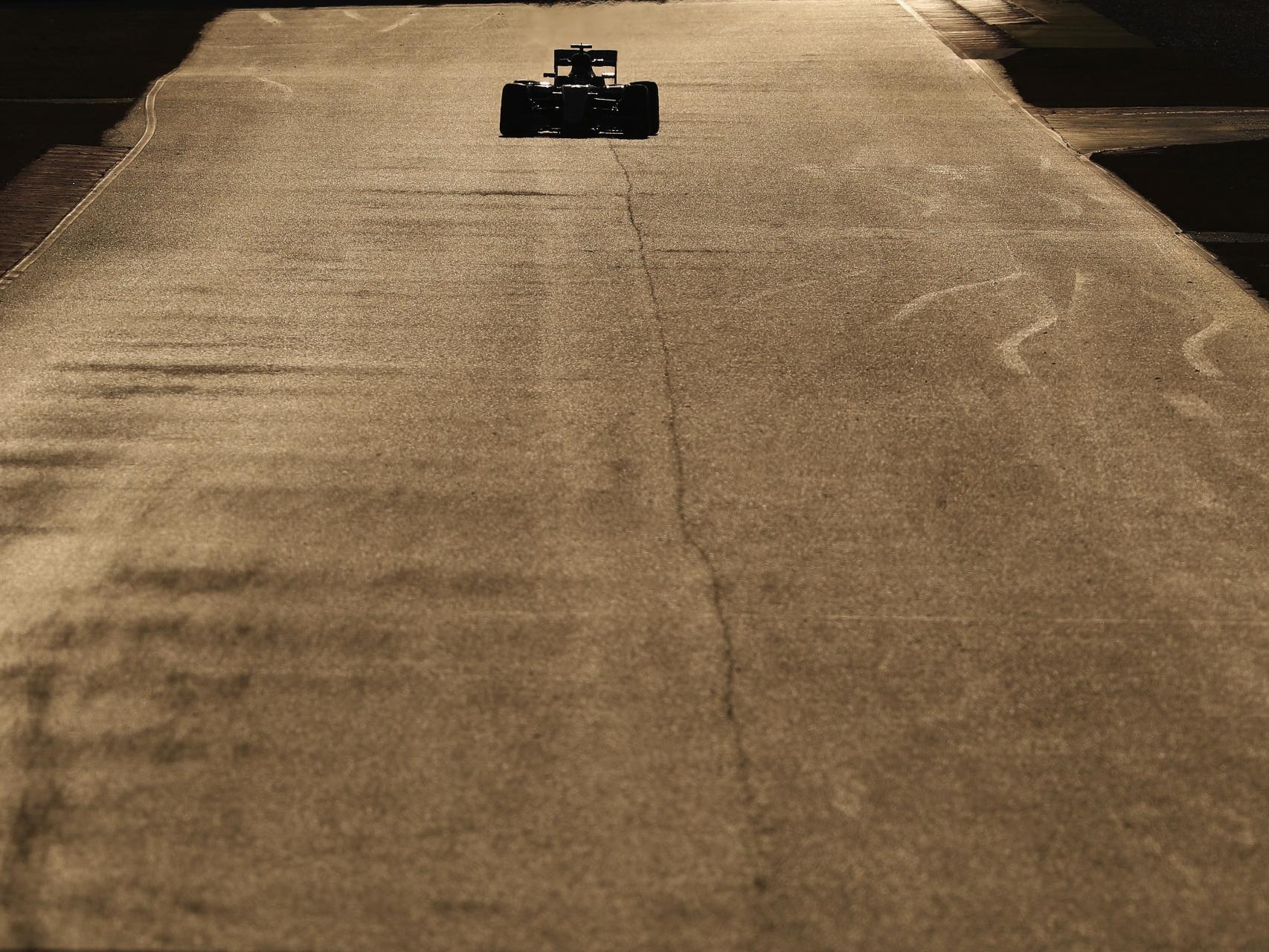 Recta de meta de Montmeló vista desde atrás.