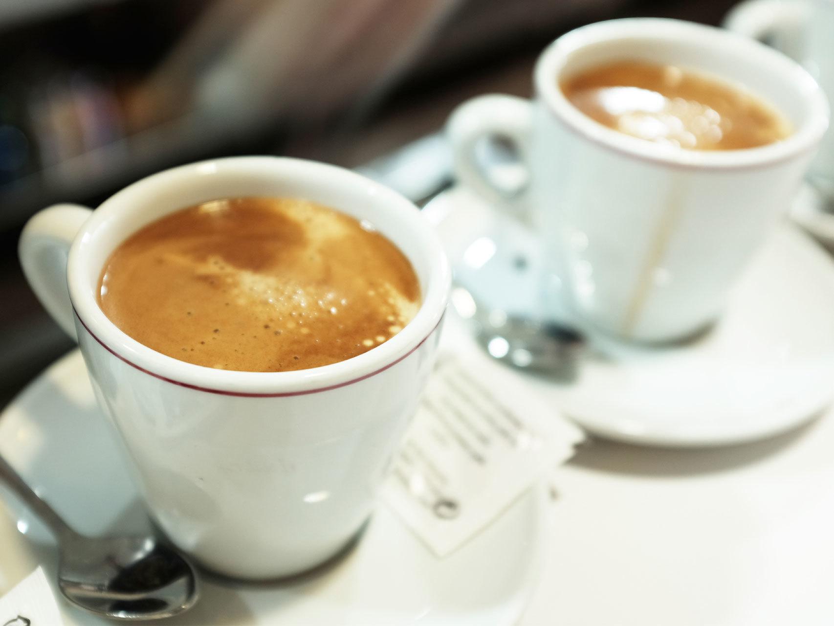 El veterano dirigente de IU se sincera tomando café.