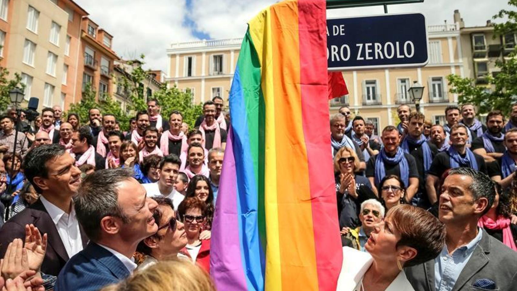 Imagen de archivo de la inauguración de la plaza Pedro Zerolo en el madrileño barrio de Chueca.