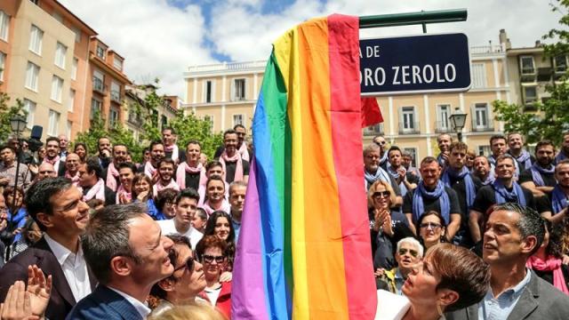 Inauguración de la plaza de Pedro Zerolo.