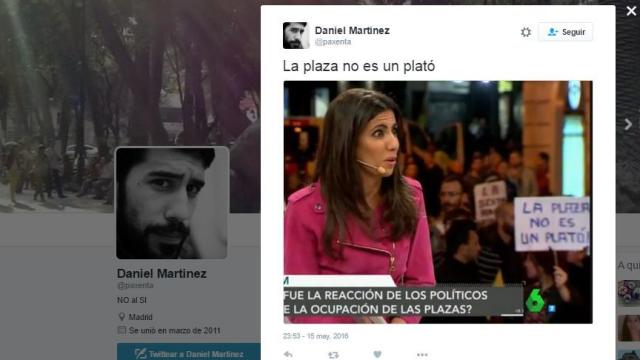 La plaza no es un plató: uno de los eslóganes que se coló en directo.