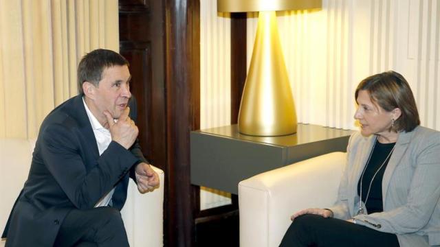 Otegi y Forcadell durante su encuentro en el Parlament