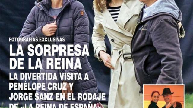 Doña Letizia visita a Penélope Cruz y Jorge San en el rodaje de la Reina de España