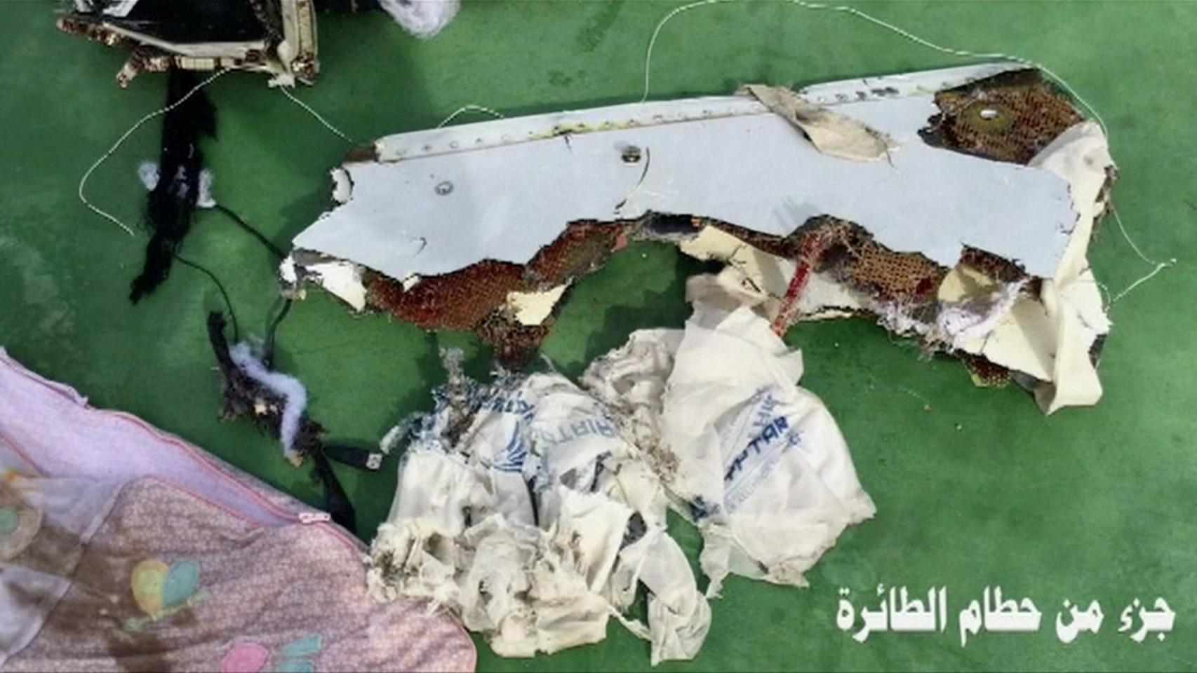 Primeras imágenes de las partes recuperadas del avión siniestrado de EgyptAir