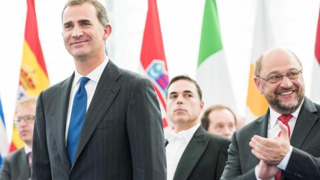 El Rey en su visita a Estrasburgo en 2015 junto al presidente de la Eurocámara, Martin Schulz.