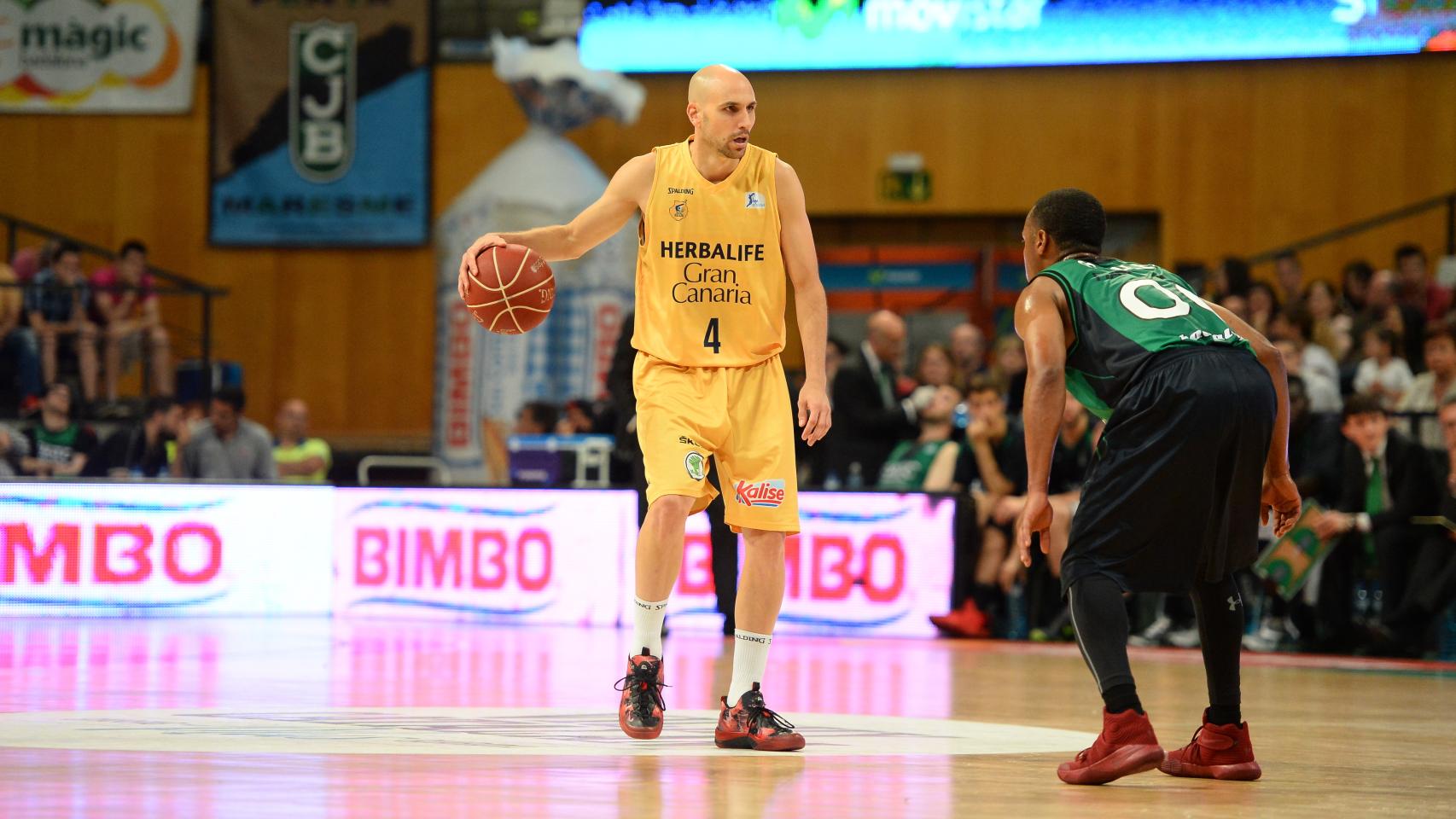 Albert Oliver durante el Joventut-Gran Canaria.