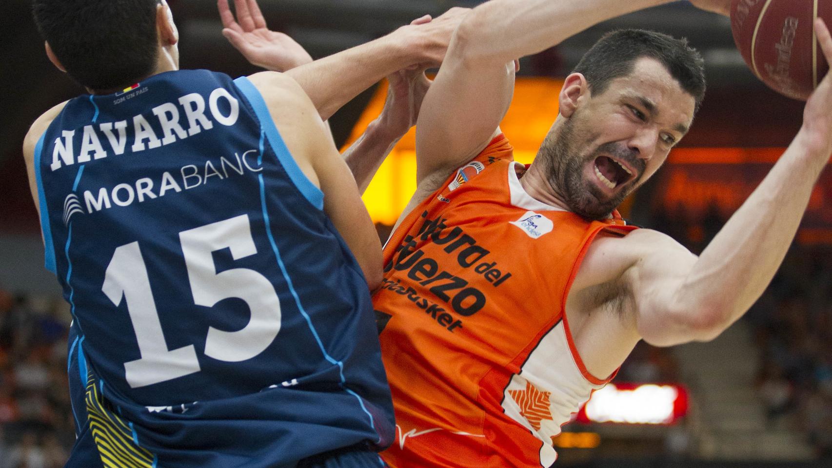 Rafa Martínez durante el Valencia-Andorra.