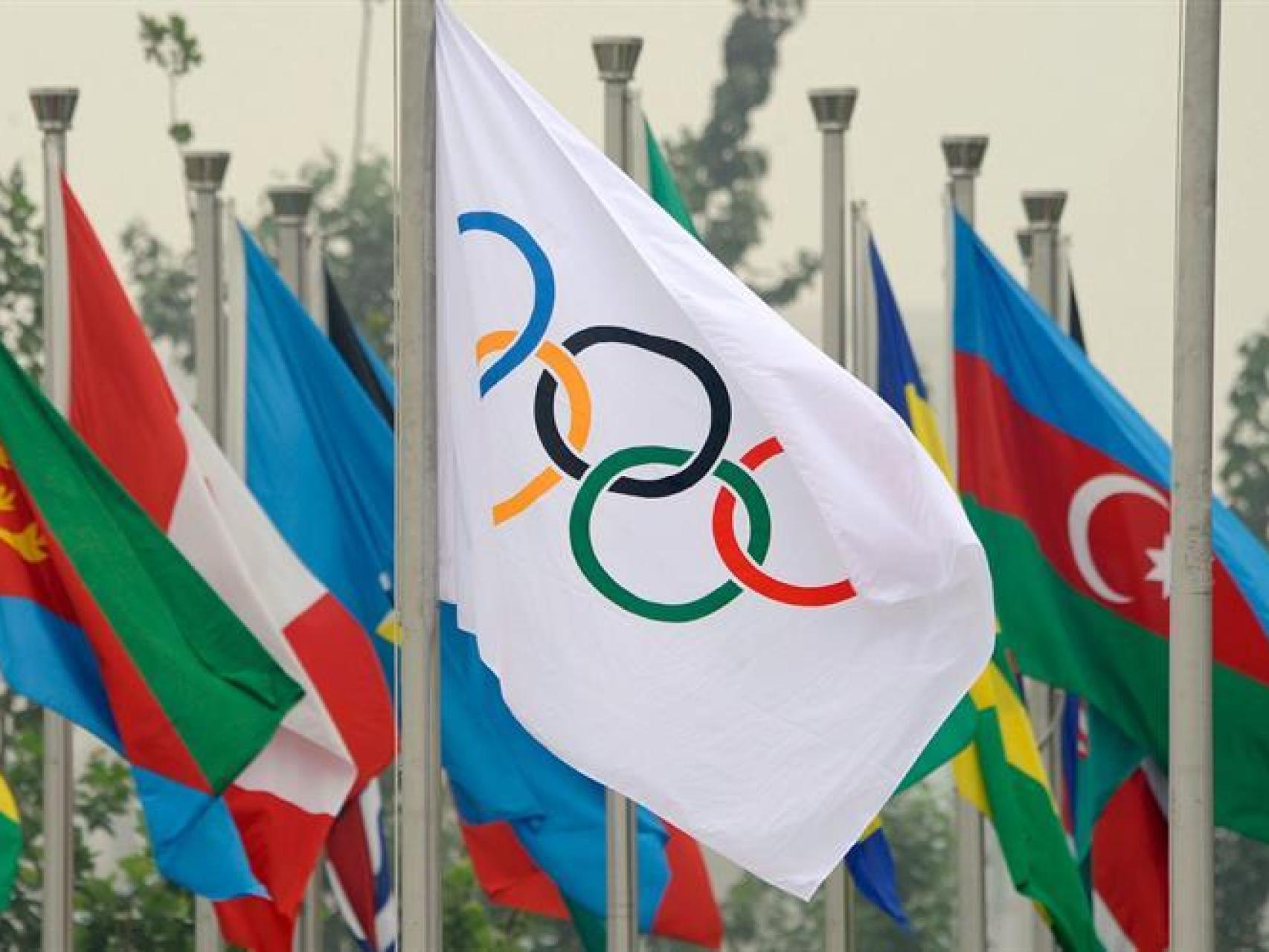 Bandera de anillos olímpicos.