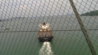 Petrolero en el Canal de Panamá.