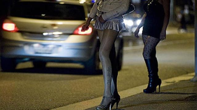 AI denuncia que numerosos trabajadores sexuales no pueden pedir ayuda.