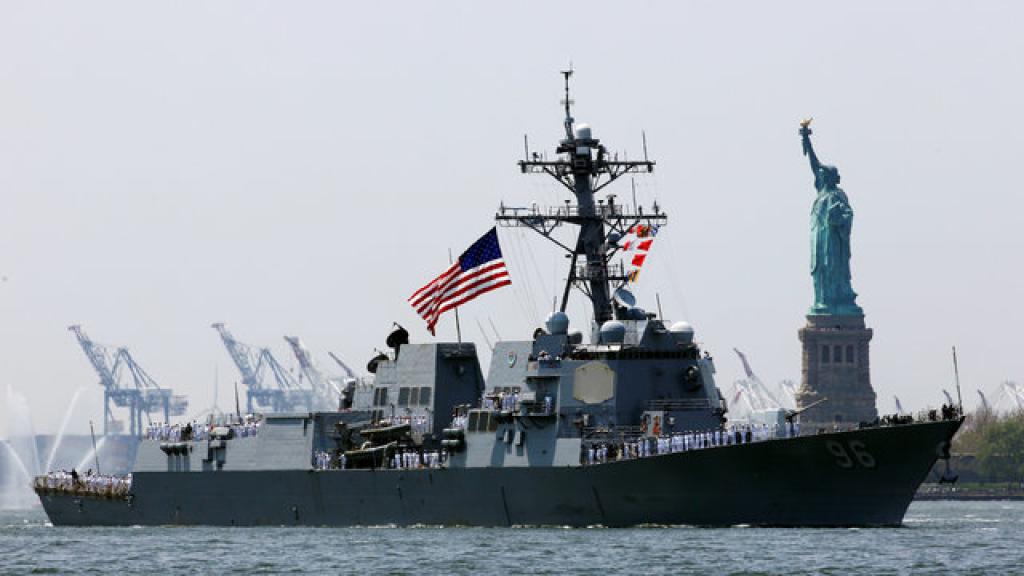 El destructor USS Bainbridge de EEUU