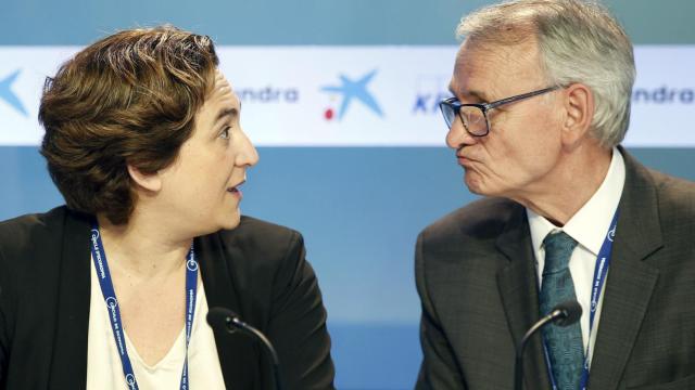 Colau junto al presidente del Círculo de Economía, Costas.