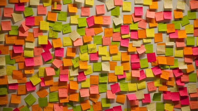 Indundar la pared de notitas con mensajes no sirve para nada.