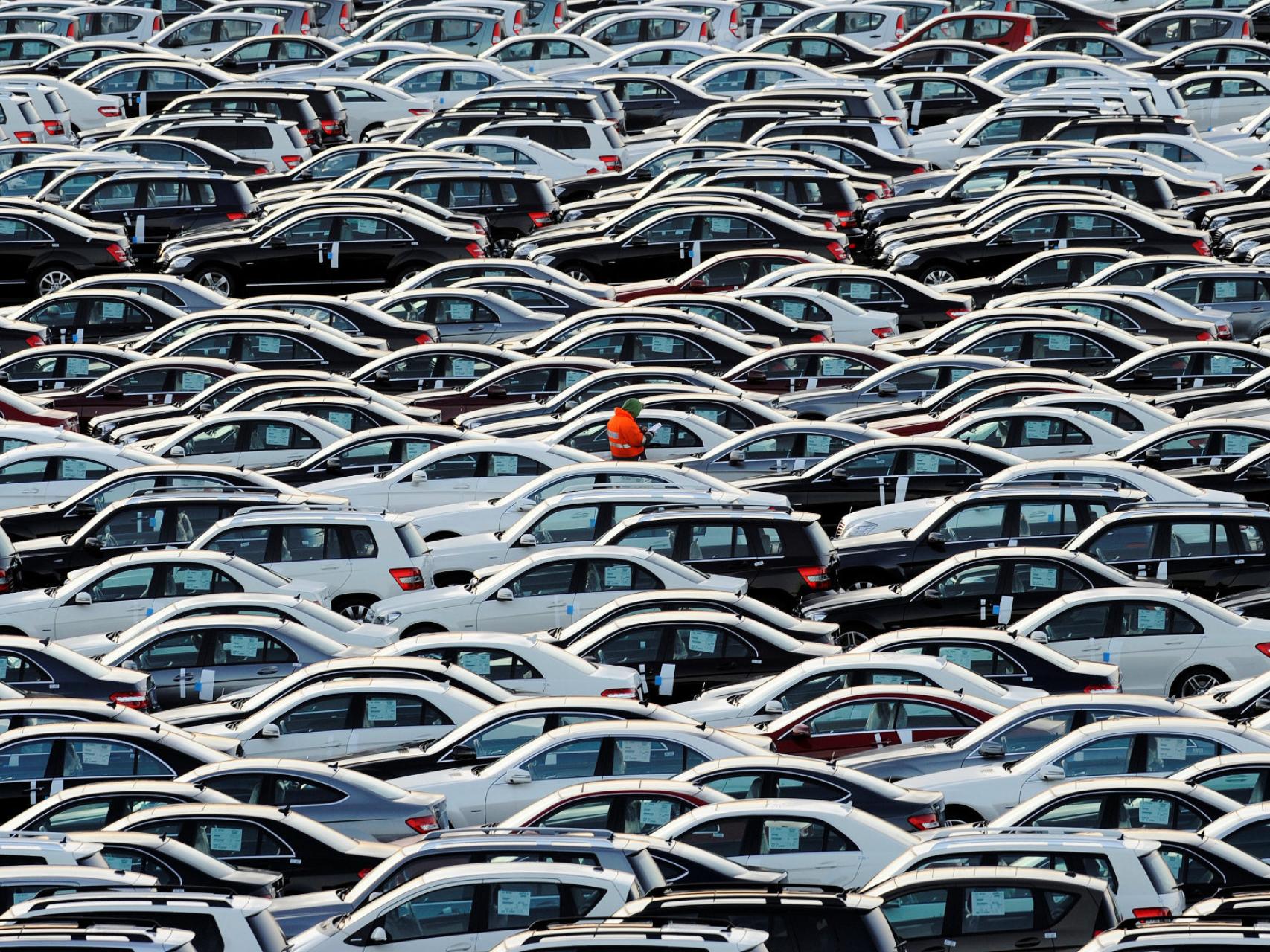 Terminal de entrega de vehículos de Mercedes en Alemania.