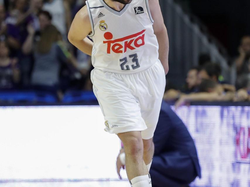 Sergio Llull celebra una canasta ante el UCAM Murcia.