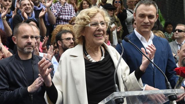 Carmena durante la inauguración de la plaza Pedro Zerolo.