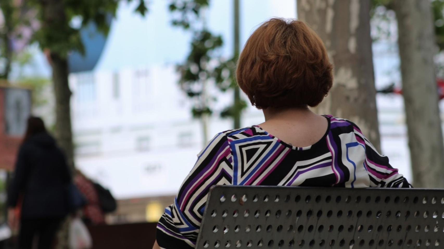 Amira renueva su documentación cada seis meses, sin obtener un permiso definitivo.