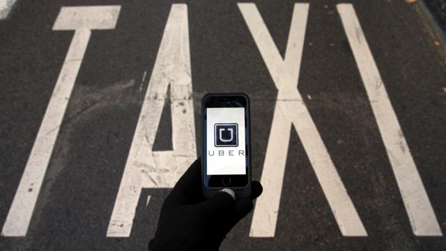 Podemos ha pedido la prohibición de empresas como Uber.