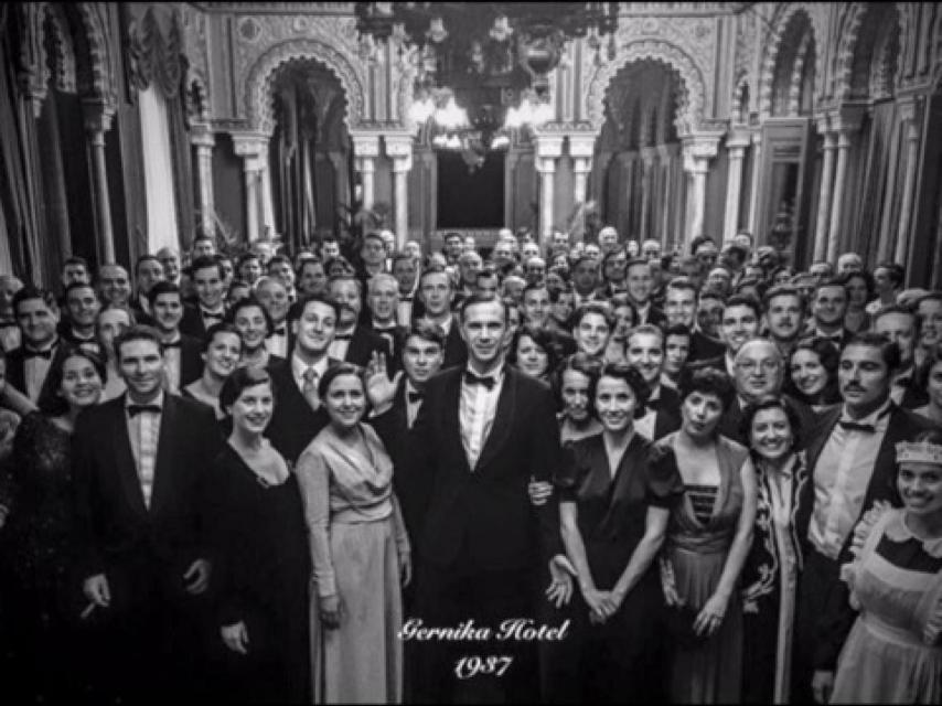 Figurantes de la película Gernika.