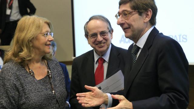 Elvira Rodríguez charla con Goirigolzarri (Bankia)