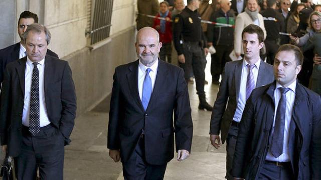 Manuel Chaves acude a comparecer en el Juzgado de Sevilla que tramita el caso de los ERE