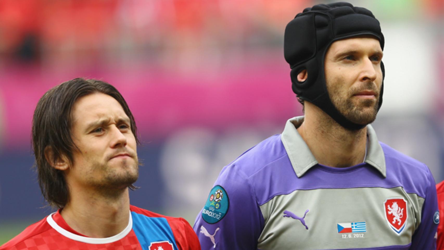 Cech y Rosicky en un partido de la República Checa