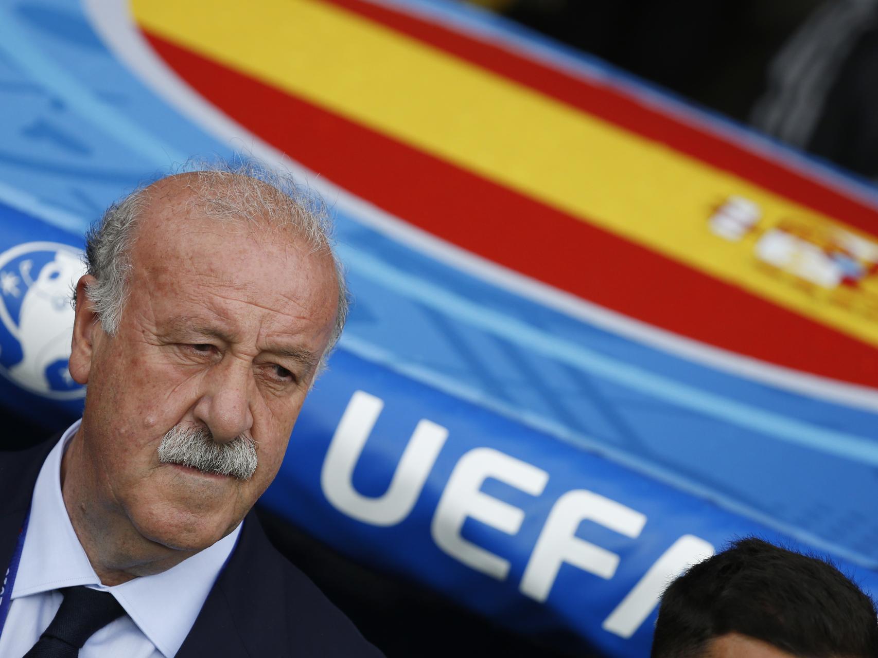 Del Bosque durante el debut de España ante República Checa.