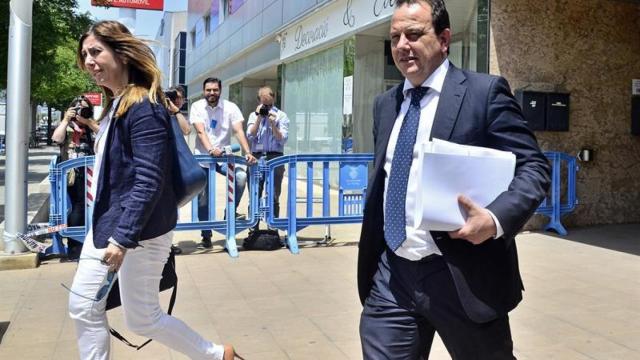 El fiscal Pedro Horrach y la fiscal Ana Lamas, a su salida de la Escuela Balear de la Administración Pública