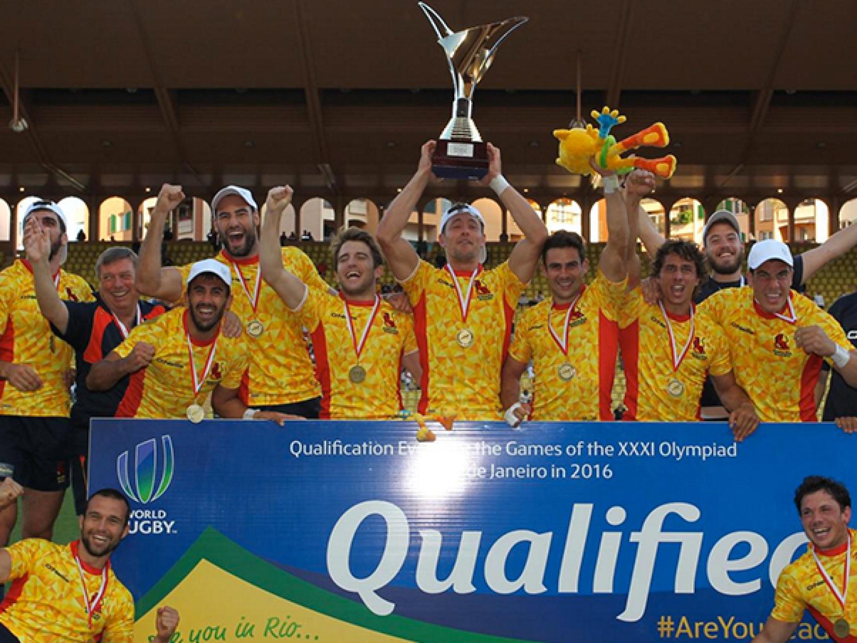 España celebra su victoria en el Preolímpico de rugby a 7.