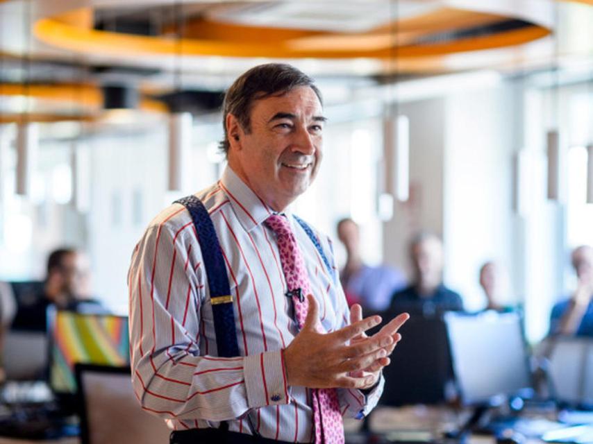 César Navarro integra a Pedro J. Ramírez en su candidatura para la recuperación del Ateneo.