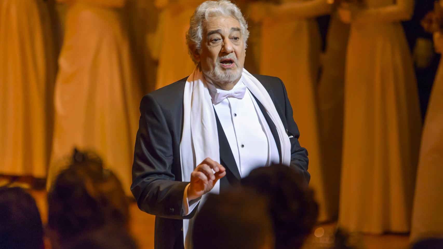 Políticos, modelos y socialités: los famosos arraparon a Plácido Domingo