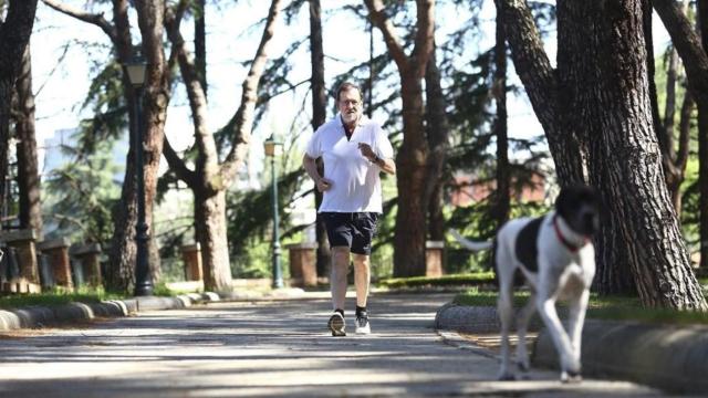 Mariano Rajoy y su mascota el pasado sábado 25 de junio durante la jornada de reflexión