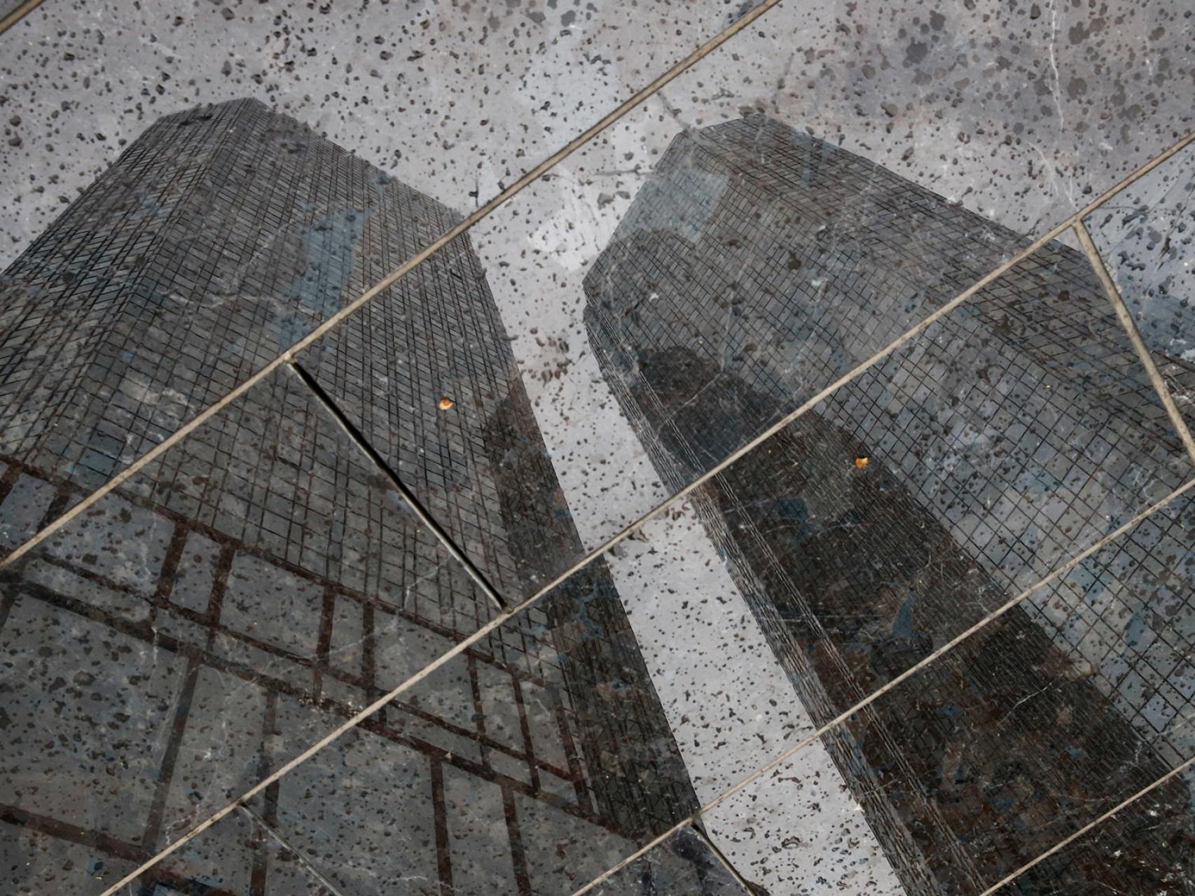 Reflejo de la sede de Deutsche Bank.