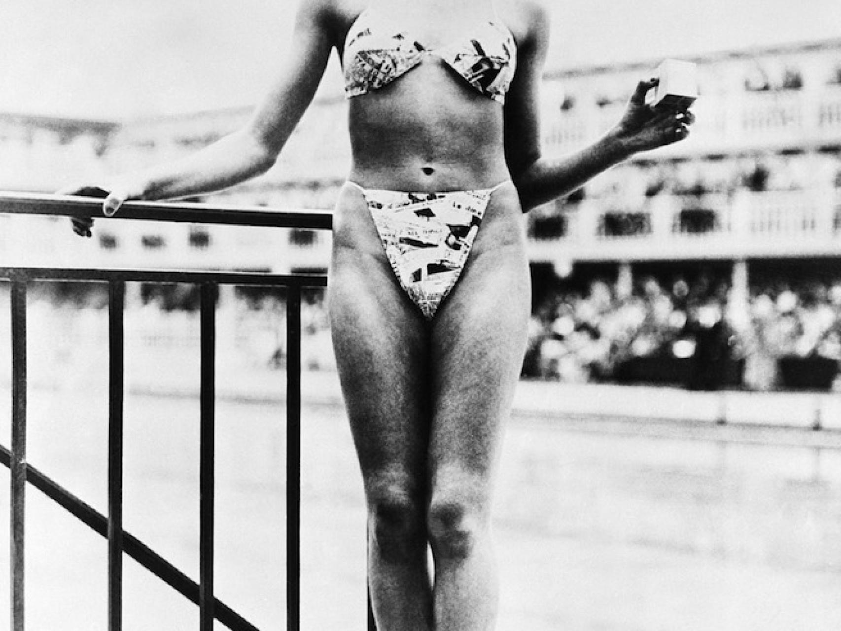 Micheline Bernardini, la bailarina de striptease que presentó el bikini.