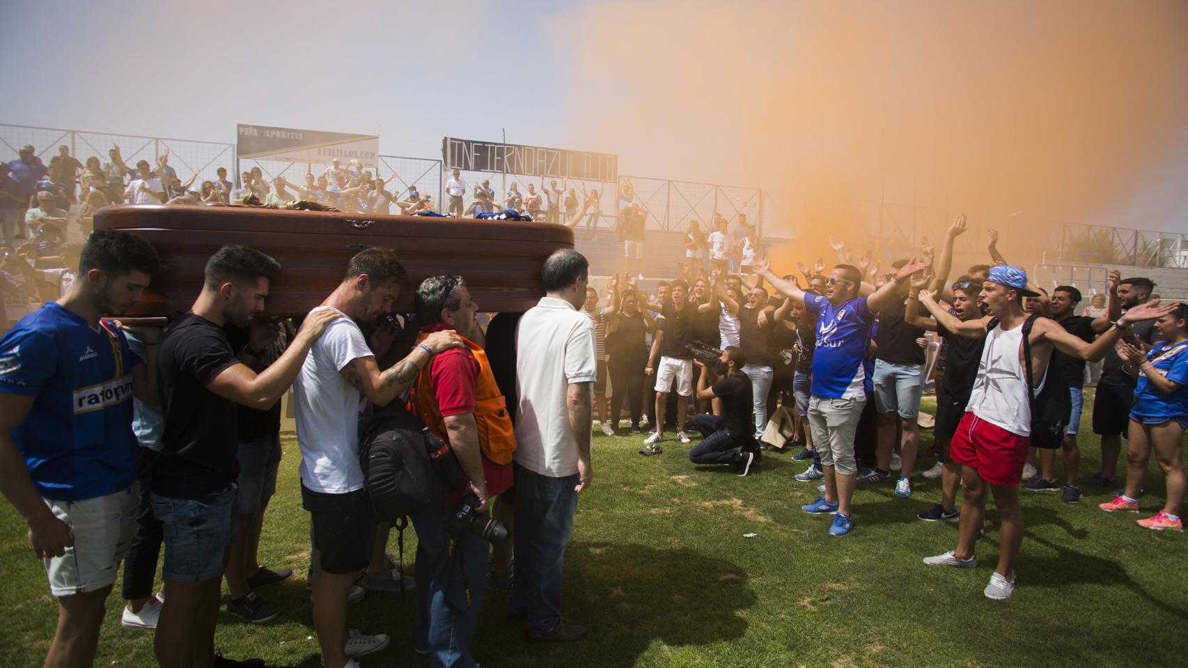 Incluso salió a relucir alguna bengala.