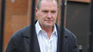 Gascoigne continúa con problemas de alcoholismo.