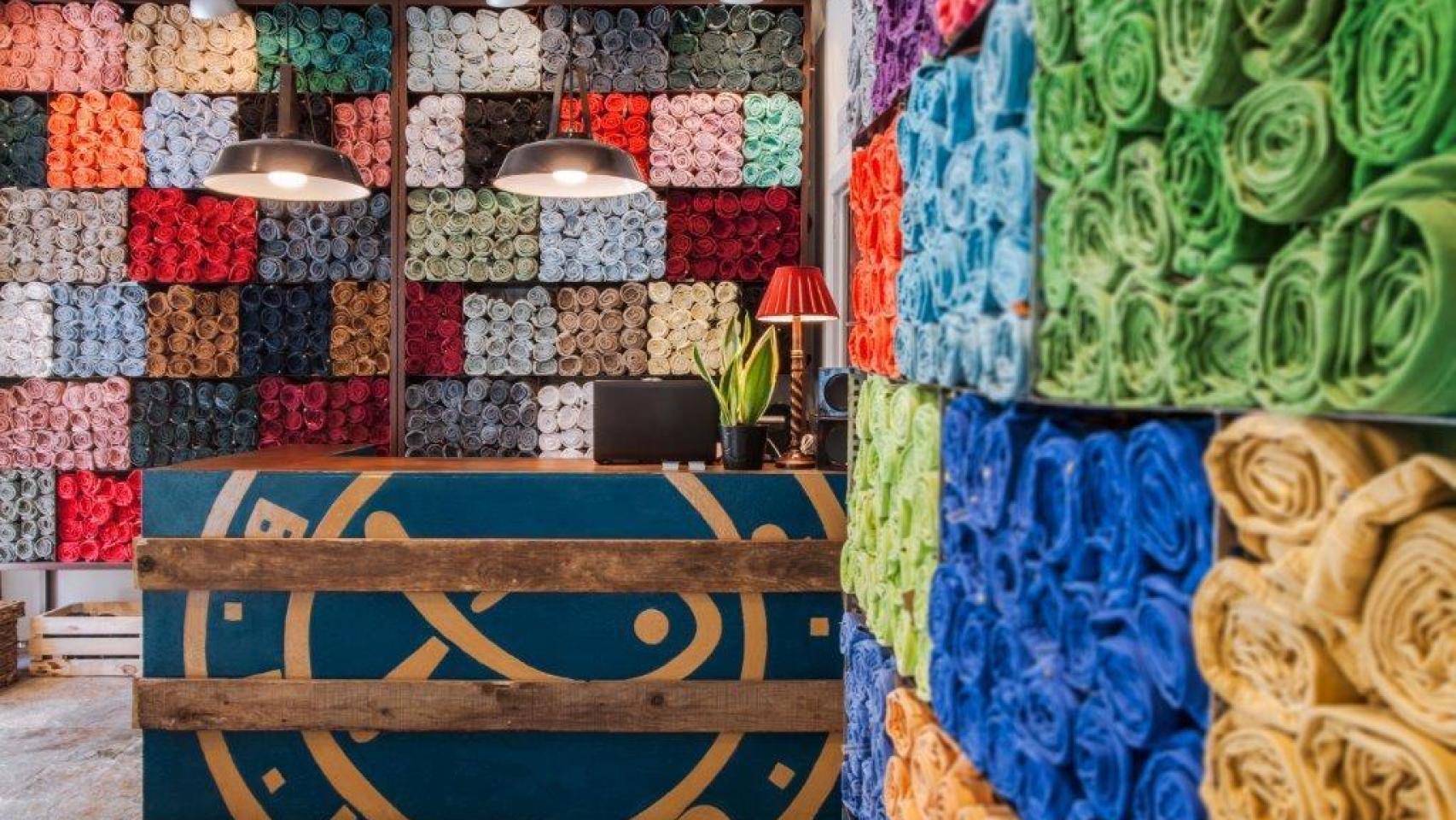 En la tienda Blue Dip encontrarás el pantalón que buscas y colaborarás con el planeta.